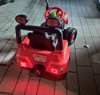 Slapaci traktor + LED svetla a smerovky + vlecka - 5