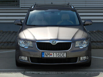Superb Combi 2.0 TDI CR Elegance 4x4 DSG Panorama Webasto - 5