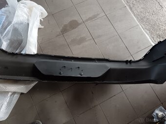 Predám nový zadný nárazník na Ford Mustang 5.0 GT - 5
