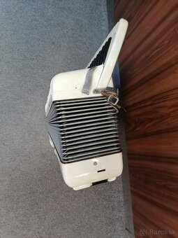 Akordeón Hohner Verdi 3M - 5