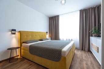"REZERVOVAVÝ" Ponúkam elegantný 3 izbový byt na sídlisku D - 5