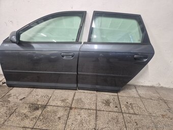 Predám náhradné diely na Audi a3 8p - šoférova strana dvere- - 5
