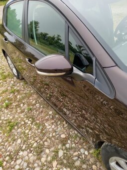 Peugeot 208 - 5