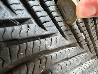 BMW 205/55 R16 - 5