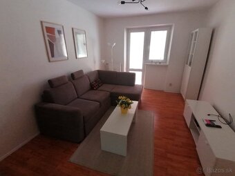 2-izb. byt s presklenou lodžiou - Martin - centrum -PRENÁJOM - 5