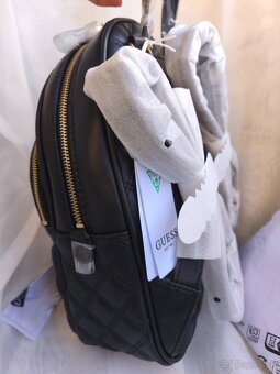 Čierny batoh zn. Guess - 5