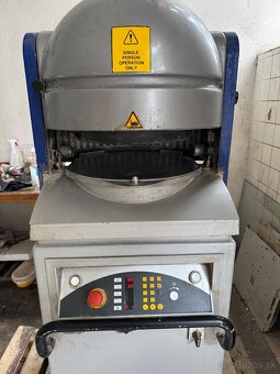 Dělička těsta Daub DR automat - 5