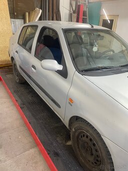 Renault Thália 1.4 - 5