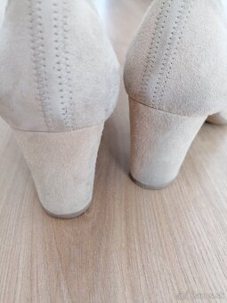 Béžové lodičky PRADA, veľ. 37,5 - 5