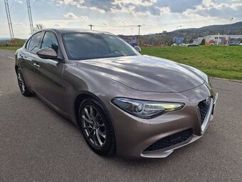 Alfa Romeo Giulia - 5