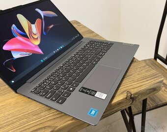15.6"/Lenovo/4GB RAM DDR5/NvMe SSD 128GB/Intel HD 2GB/ - 5