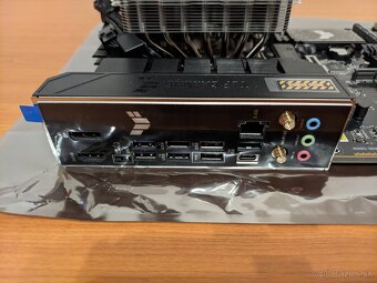 AMD Ryzen 7 7800X3D, B650, 32GB RAM, 1TB NVMe SSD, WiFi/BT - 5