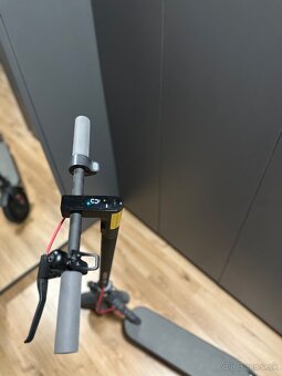 Xiaomi elektrická kolobežka 4 - záruka 04/2026 - 5