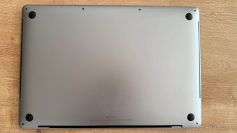 MacBook Pro 16" s touchbarom, 16 gb RAM, i9, 1 TB SSD - 5
