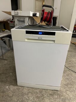 Umývačka riadu 60 cm málo použivana nova 460EUR - 5