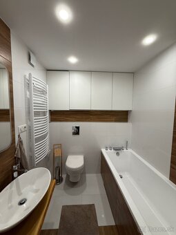 Štýlový rodinný dom so saunou, kinom a terasami 7km od MI - 5