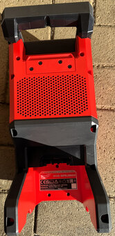 MILWAUKEE M18™ Bluetooth® reproduktor - 5