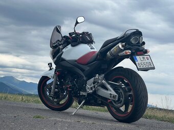 Suzuki GSR 600 - 5