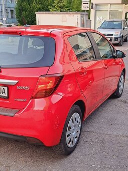 Toyota Yaris HYBRID Automat - 5