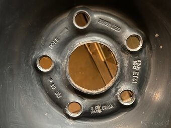 Zimná sada 225/55 R16 Laufenn - 5