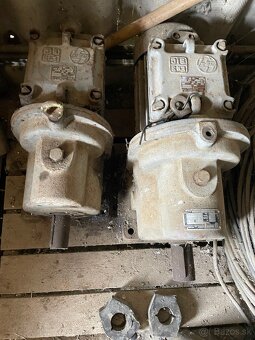 Predám veľký elektromotor s prevodovkou - 5