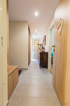 Krásne bývanie v 3-izbovom byte s altánkom a veľkou záhradou - 5