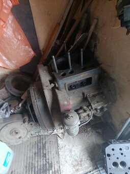 Predam motor na traktor ZETOR 25 A - 5