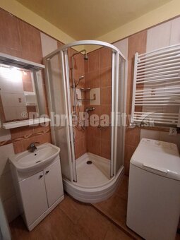 iba u nás na predaj 2 izb byt blízko centra mesta s 2 balkon - 5