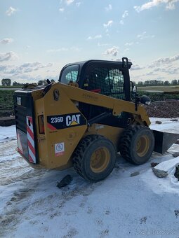 Šmykom riadený nakladač s šPZ CAT 236d - 5