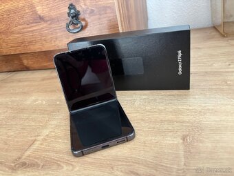 Samsung Galaxy Z Flip 5 - 5