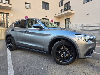 Alfa Romeo Stelvio 2.0 Q4 280ps - 5