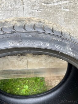 Letné pneu 235/35 r19 - 5