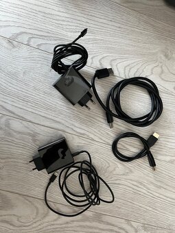 Profi krasny set dva 27 zakrivene monitory a kovovy stojan - 5