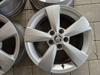 Skoda 5x100 R15-Pneu Mam - 5