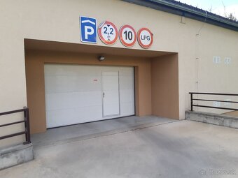 Ponúkame na predaj garáž - v Podlaviciach, na ulici Gaštano - 5