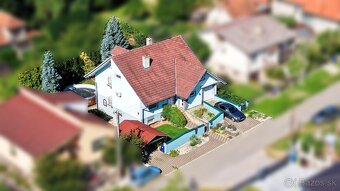 PREDAJ- rodinný dom s veľkým pozemkom - KOLÍŇANY - 5