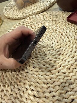 Samsung Galaxy S24 - 5