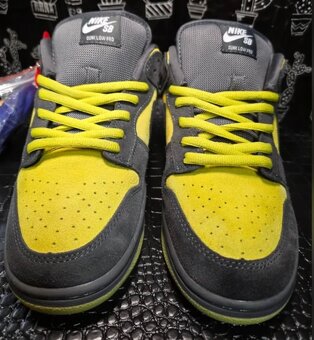 Nike SB Dunk Low x Supreme Grey/Yellow - 5