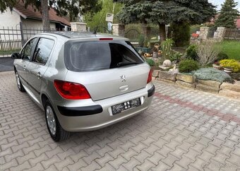 Peugeot 307 1,6i serviska , klima ,1 Majit benzín manuál - 5