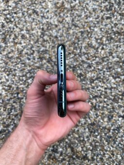 iPhone 11 Pro - baterie 100% - 5