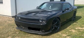 Dodge Challenger 5.7 Hemi V8 Super Track Pack - 5