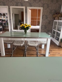 Jedálenský stol - 5