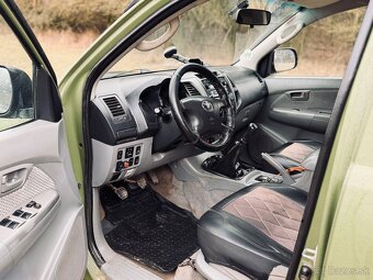 Toyota Hilux - 5