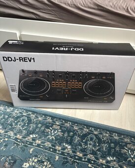 Pioneer DDJ-REV1 konzola - 5
