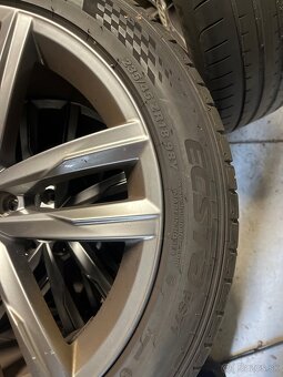 Pneu 235/45R18 - 5