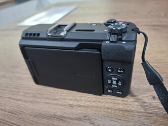Canon Powershot V1 - 5
