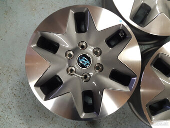 6x139,7  18"  Hyundai Staria  +TPMS  -nové - 5