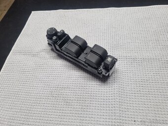 Mazda 6 ovládač okien - 5