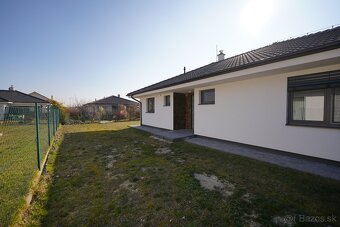 RODINNÝ DOM - KALINKOVO, BUNGALOV-NOVOSTAVBA, 534m2 POZEMOK - 5