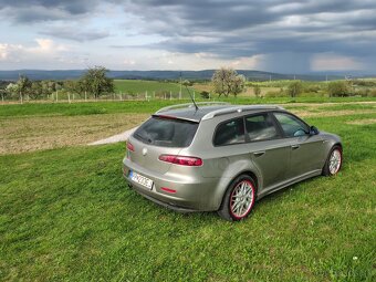 Predám Alfa Romeo 159 1.9.jtd.110kw verzia tí - 5